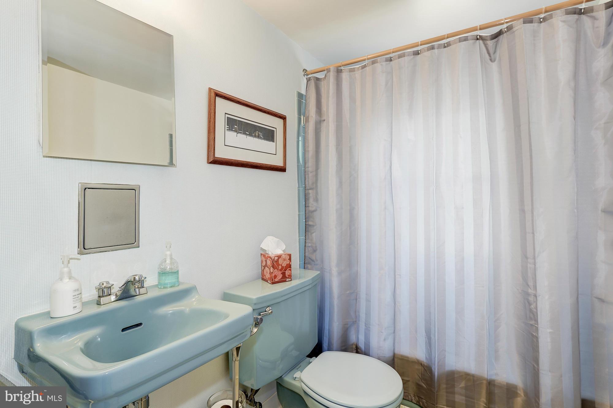 10819 Meadowhill Road Silver Spring, MD 20901 - Photo 18 of 30 Bath