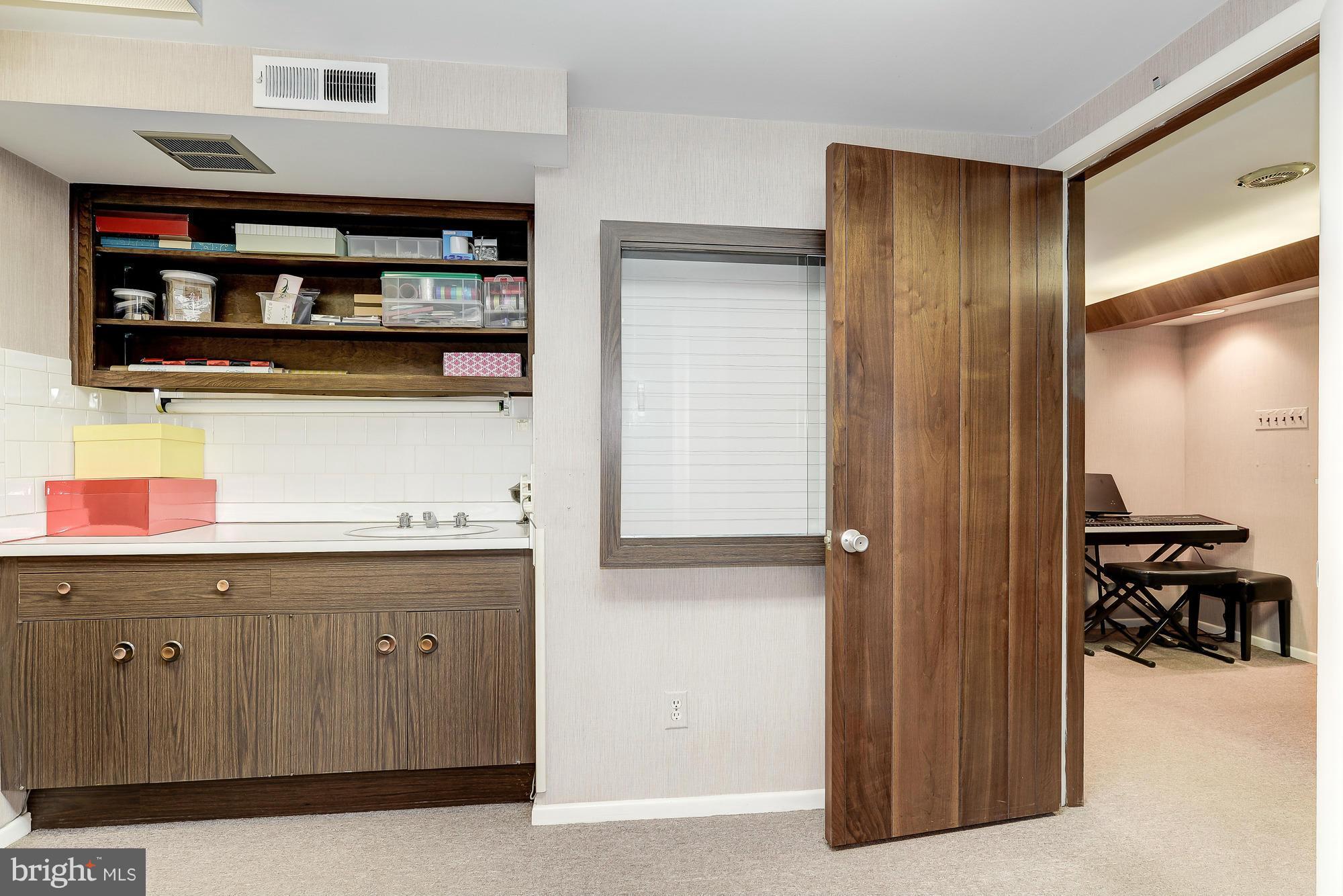 10819 Meadowhill Road Silver Spring, MD 20901 - Photo 21 of 30 Bedroom