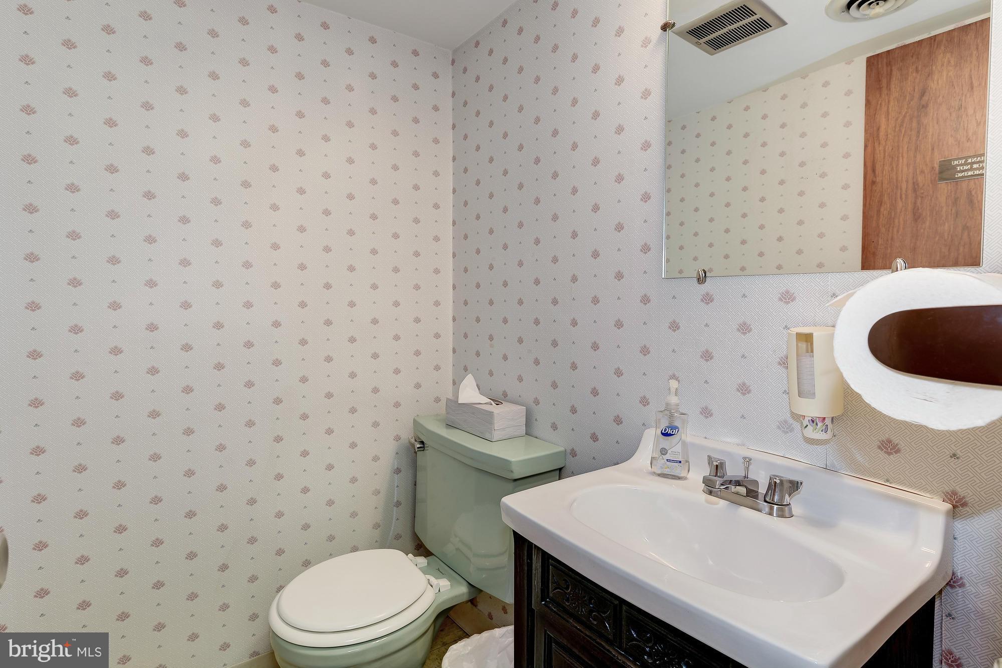 10819 Meadowhill Road Silver Spring, MD 20901 - Photo 24 of 30 Bath