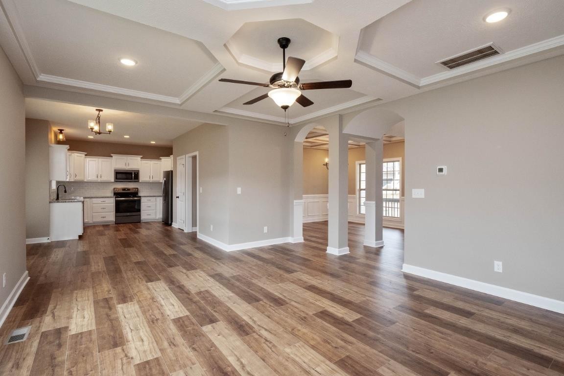 2459 Shadowood Road Clarksville, TN 37043 - Photo 8 of 15 a view of an empty room and kitchen view