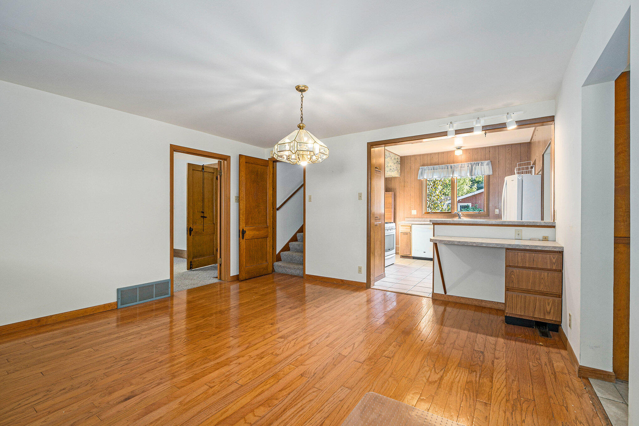 2528 McCool Road Portage, IN 46368 - Photo 12 of 29 2038x1359