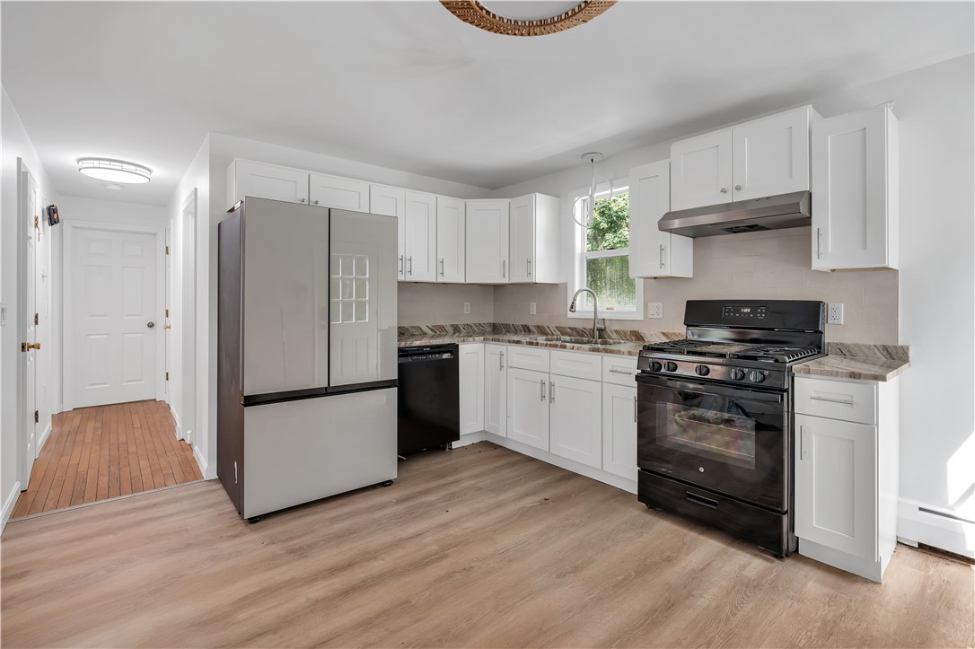 25 Smith Street Lincoln, RI 02865 - Photo 3 of 30