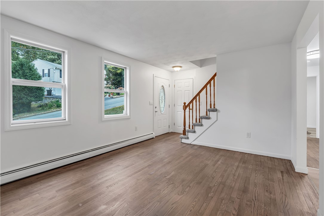 25 Smith Street Lincoln, RI 02865 - Photo 5 of 30