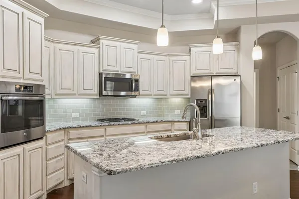 $515,000 | 733 Avignon Trail, Unit 83, Keller, TX 76248