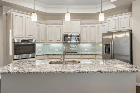 $515,000 | 733 Avignon Trail, Unit 83, Keller, TX 76248