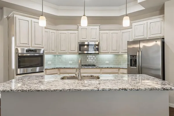 $515,000 | 733 Avignon Trail, Unit 83, Keller, TX 76248