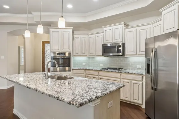 $515,000 | 733 Avignon Trail, Unit 83, Keller, TX 76248