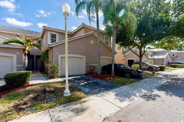$3,400 | 1928 Madeira Drive, Weston, FL 33327