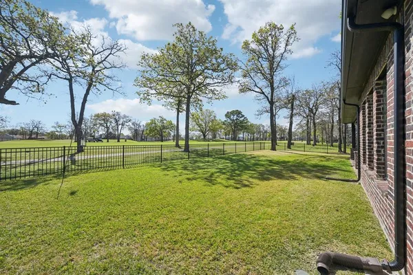 $699,000 | 327 St Andrews Drive, Mabank, TX 75156