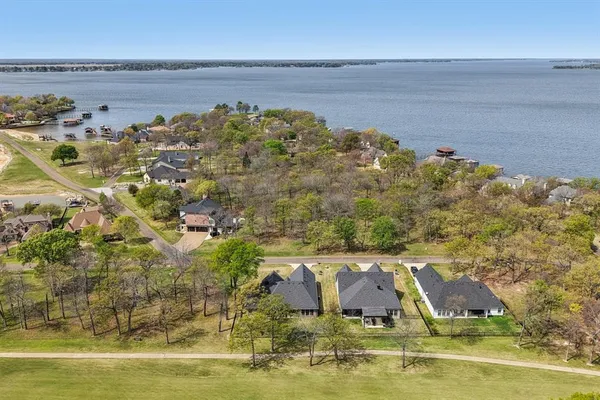 $699,000 | 327 St Andrews Drive, Mabank, TX 75156
