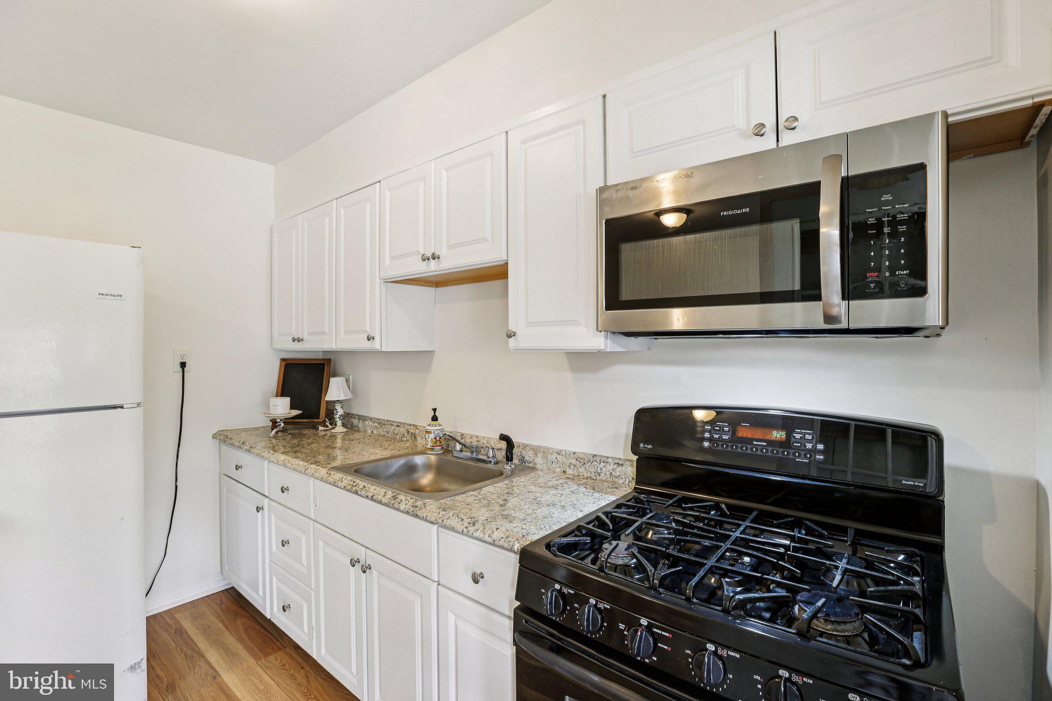4714 Hellwig Road Baltimore, MD 21206 - Photo 10 of 26 Kitchen