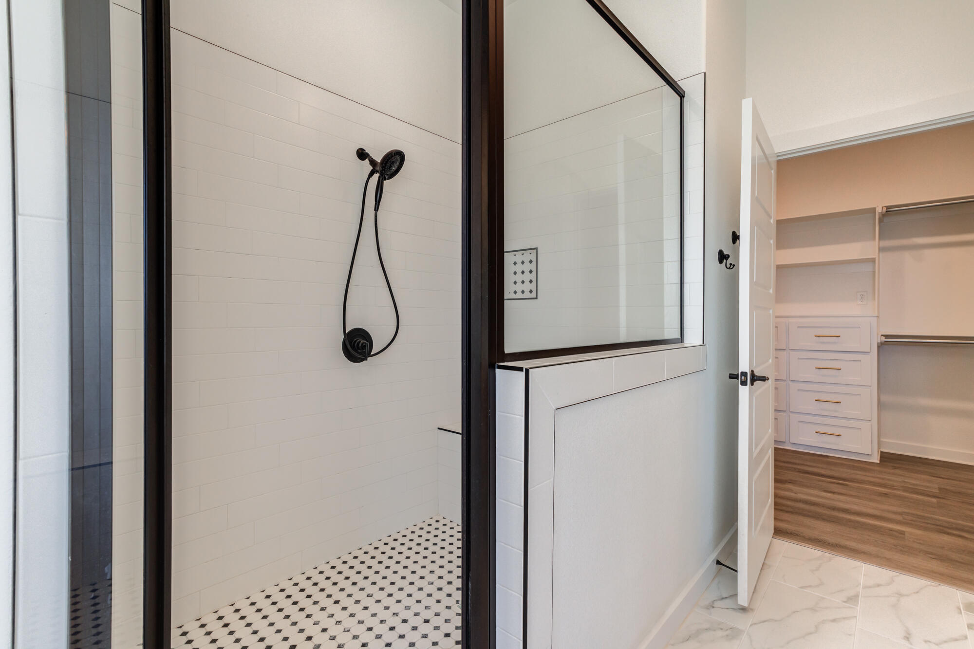 9003 County Road 6875 Lubbock, TX 79407 - Photo 13 of 31 large walk in shower