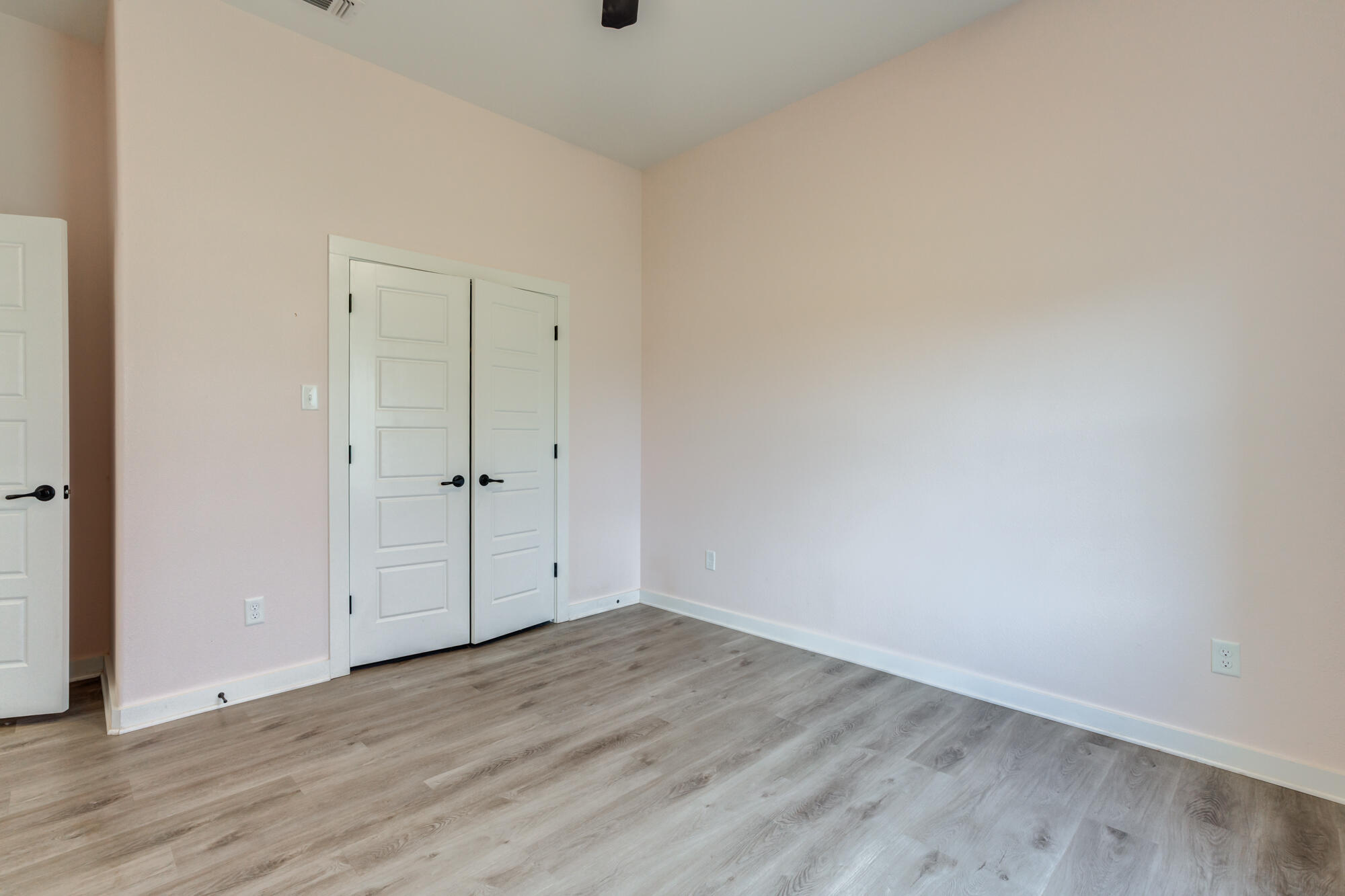 9003 County Road 6875 Lubbock, TX 79407 - Photo 19 of 31 guest bedroom