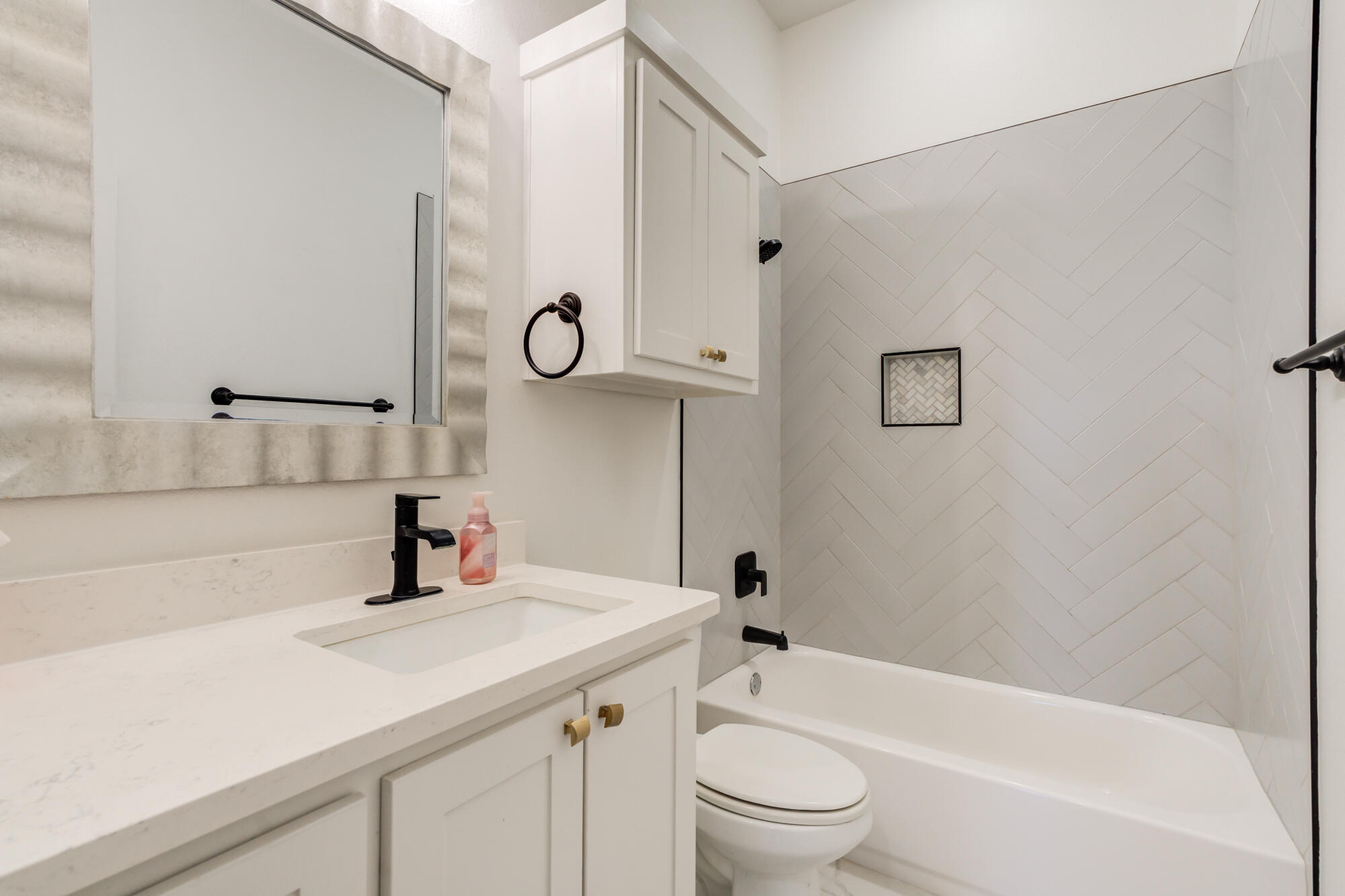 9003 County Road 6875 Lubbock, TX 79407 - Photo 21 of 31 hall bathroom