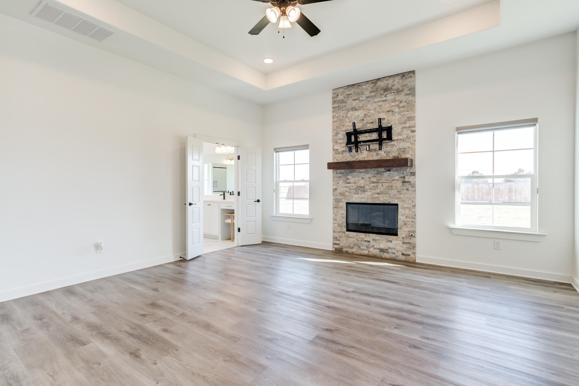 9003 County Road 6875 Lubbock, TX 79407 - Photo 9 of 31 Primary Suite
