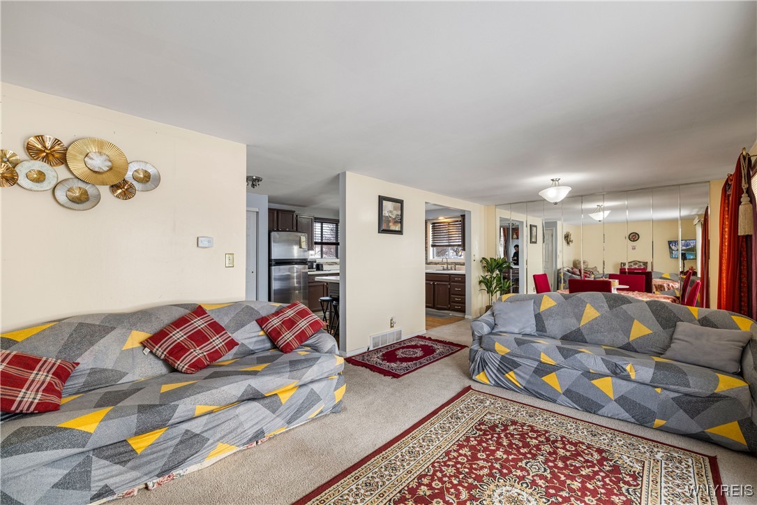 4723 Tuscarora Road Niagara, NY 14304 - Photo 9 of 31