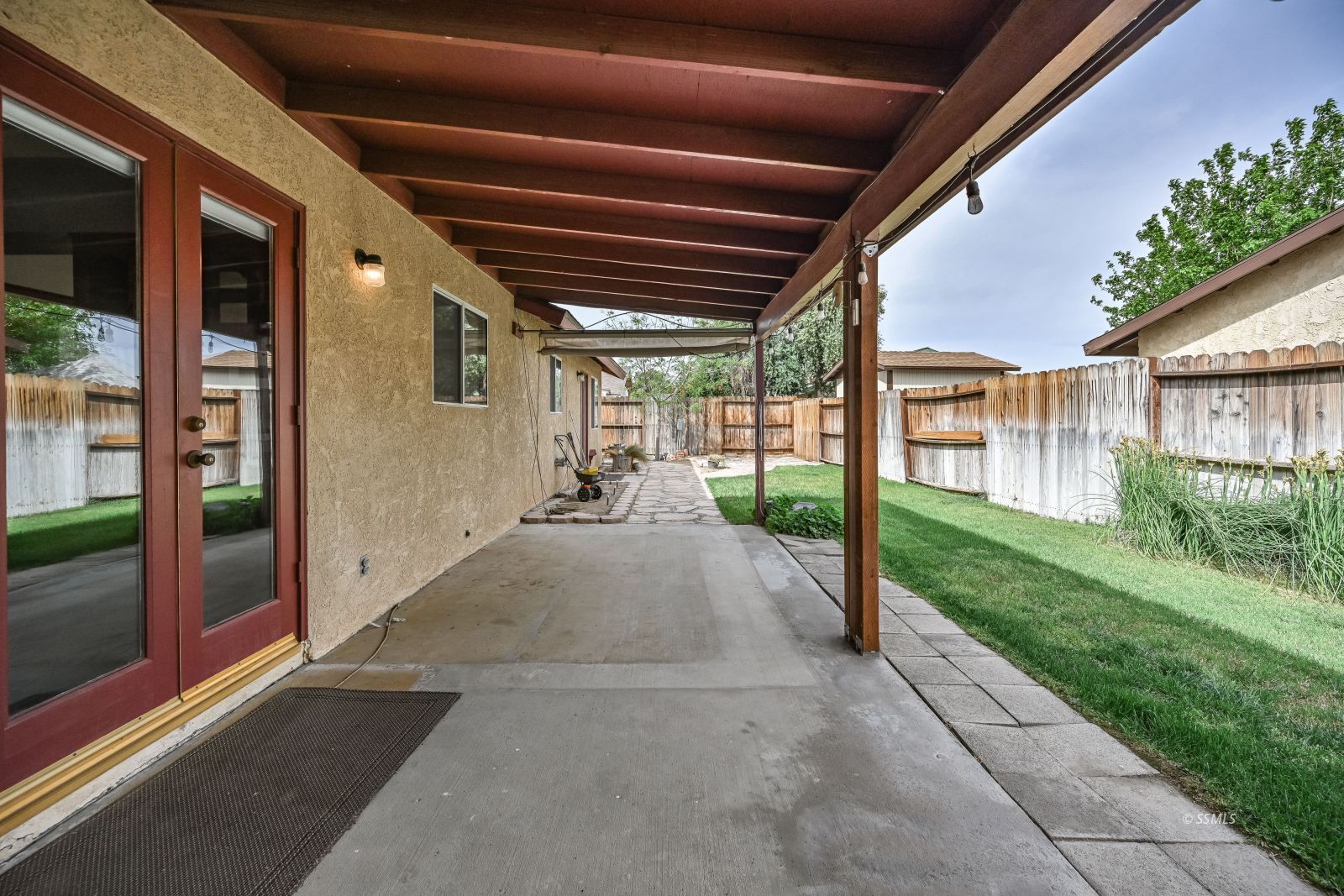 131 Chambers Street Ridgecrest, CA 93555 - Photo 28 of 28 a view of a porch with garden