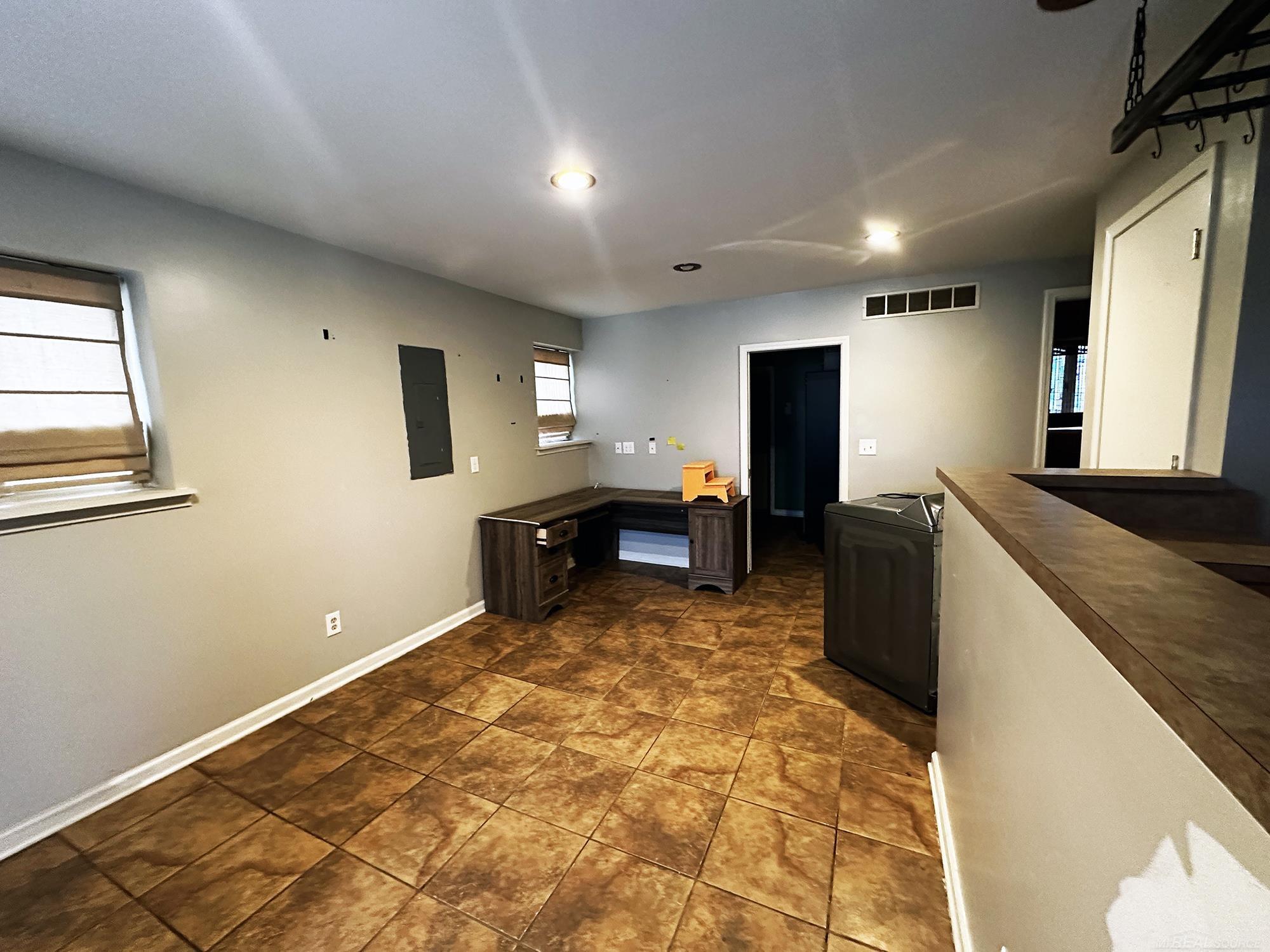 8368 Coldwater Road Flushing, MI 48433 - Photo 6 of 12