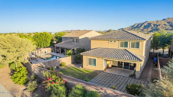 $2,995 | 2756 East Hickory Street, Gilbert, AZ 85298