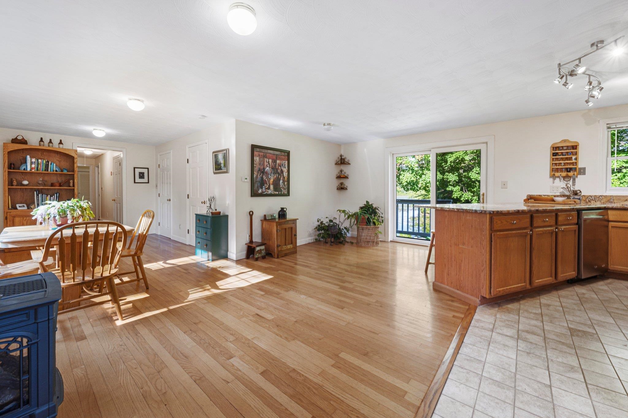 6 Holt Road Deerfield, NH 03037 - Photo 8 of 40