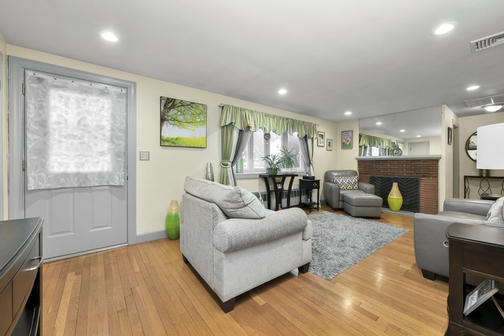 40 Robinwood Road Dedham, MA 02026 - Photo 12 of 34 Gallery Image 12