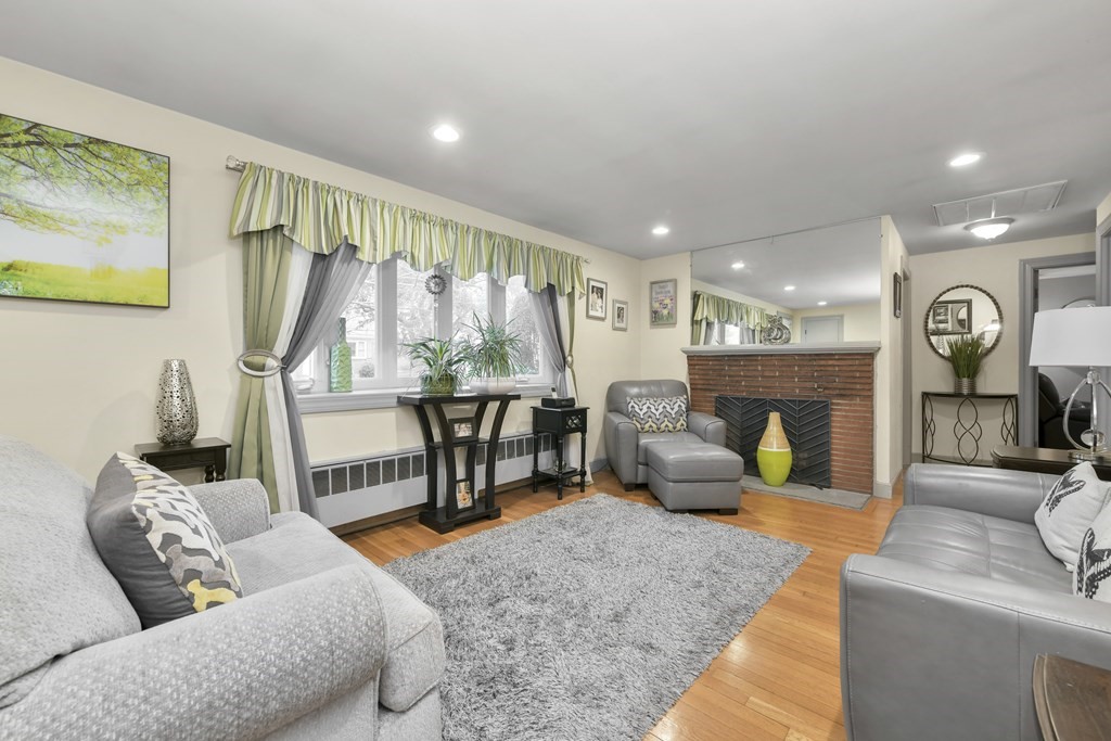 40 Robinwood Road Dedham, MA 02026 - Photo 13 of 34 Gallery Image 13