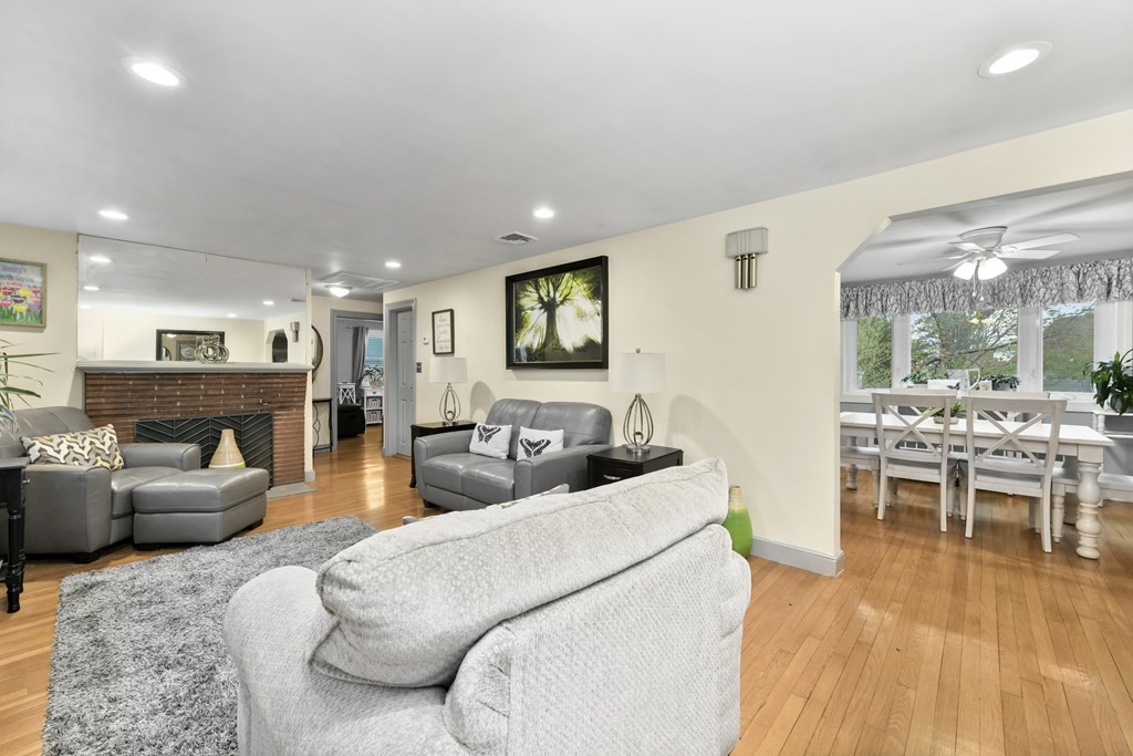40 Robinwood Road Dedham, MA 02026 - Photo 14 of 34 Gallery Image 14