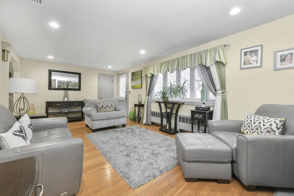 40 Robinwood Road Dedham, MA 02026 - Photo 15 of 34 Gallery Image 15