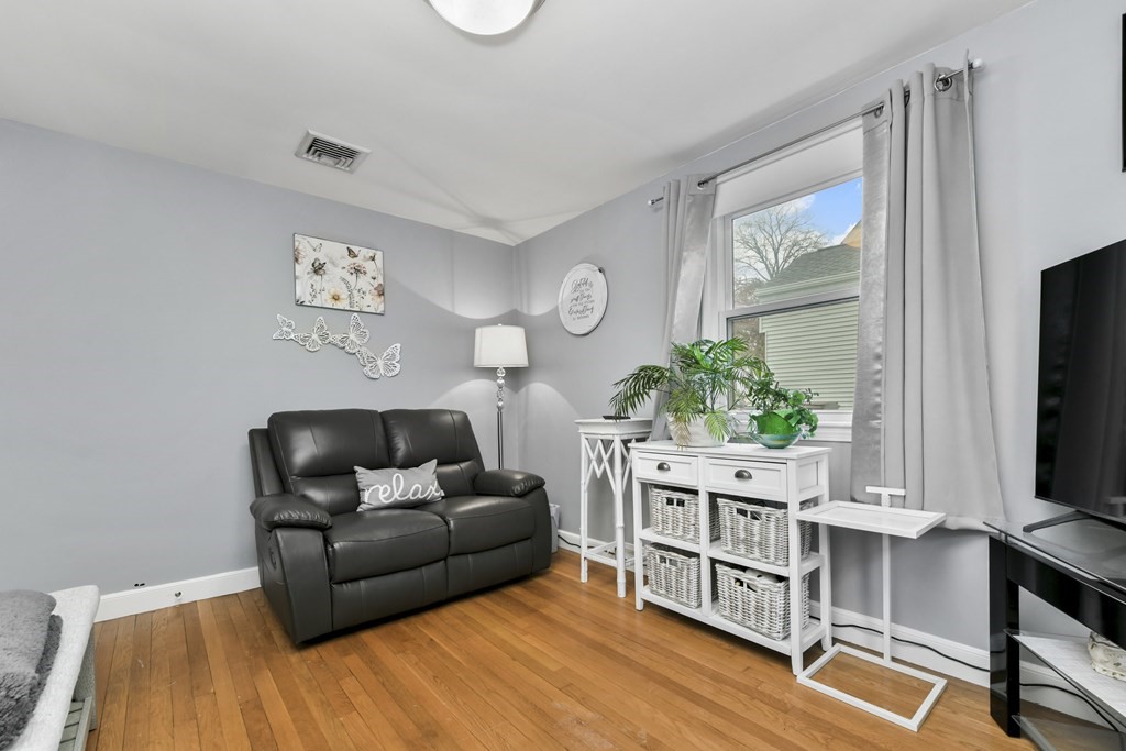40 Robinwood Road Dedham, MA 02026 - Photo 19 of 34 Gallery Image 19