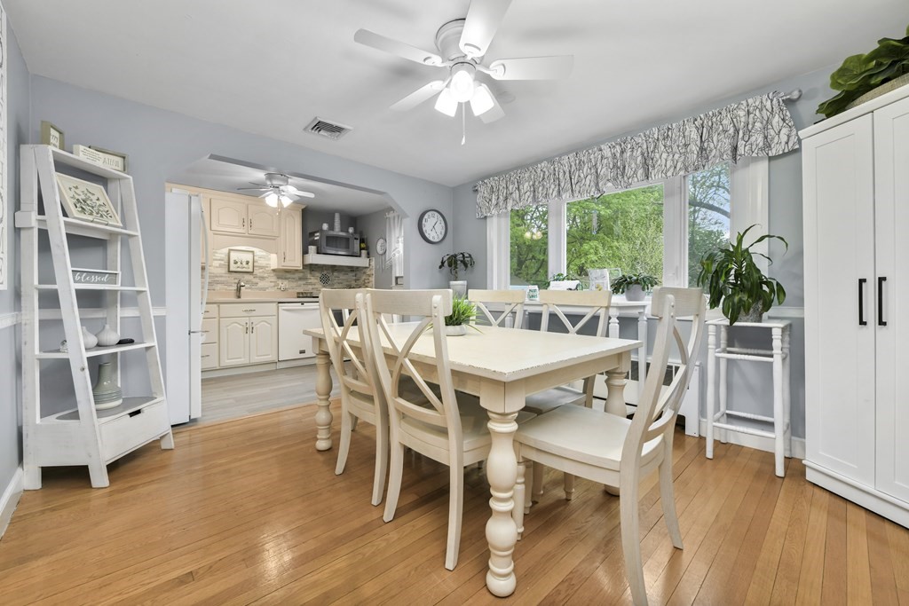40 Robinwood Road Dedham, MA 02026 - Photo 22 of 34 Gallery Image 22