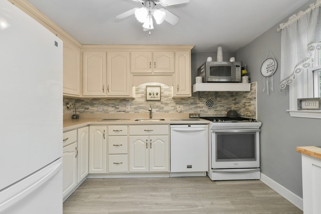 40 Robinwood Road Dedham, MA 02026 - Photo 24 of 34 Gallery Image 24