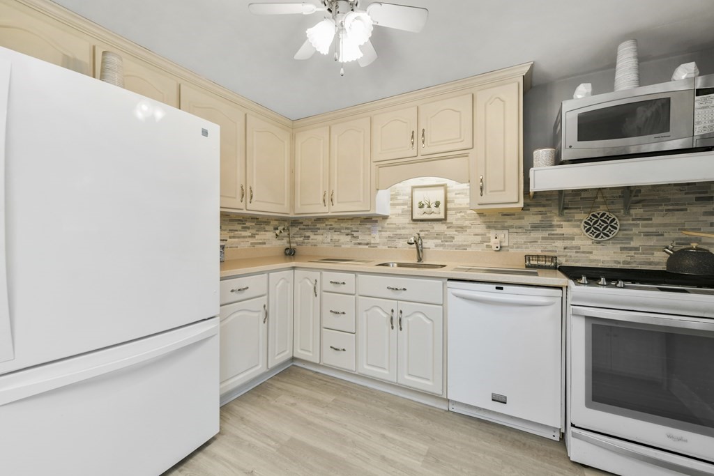 40 Robinwood Road Dedham, MA 02026 - Photo 25 of 34 Gallery Image 25