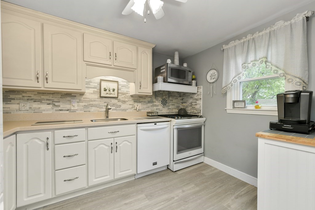 40 Robinwood Road Dedham, MA 02026 - Photo 26 of 34 Gallery Image 26
