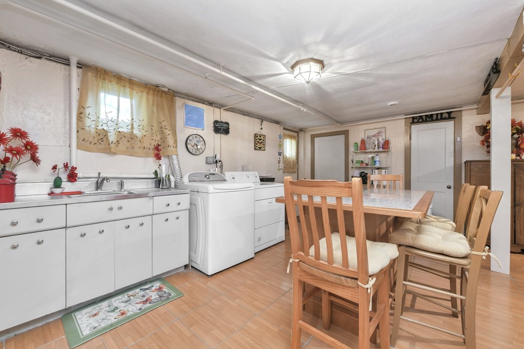 40 Robinwood Road Dedham, MA 02026 - Photo 31 of 34 Gallery Image 31