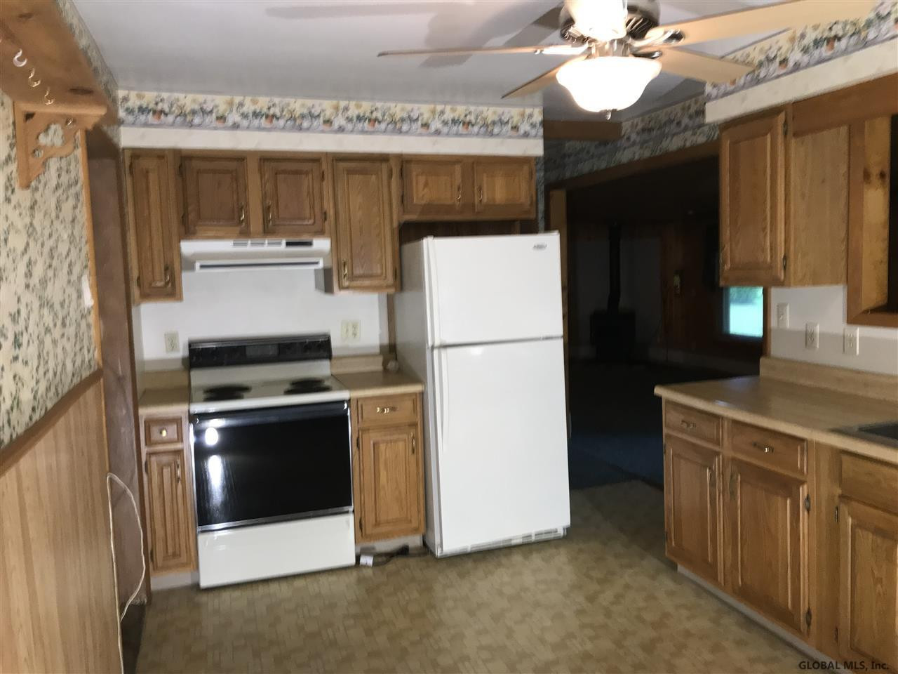 448 Dean Road Hudson Falls, NY 12839 - Photo 4 of 46 Photo 4
