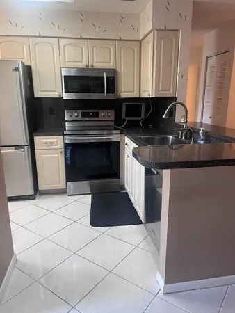 $1,800 | 14887 Bal Moral Lane, Unit 204, Delray Beach, FL 33446