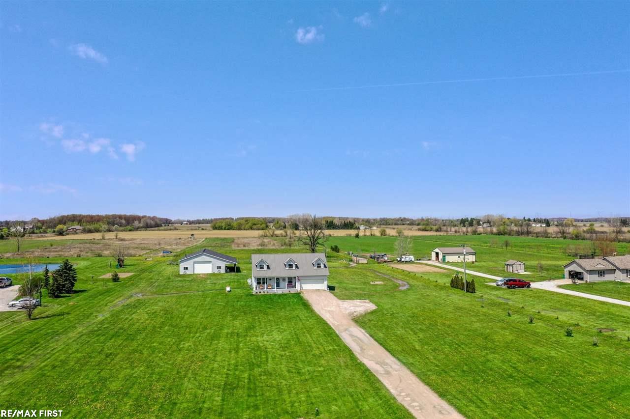 9938 Weber Road Columbus, MI 48063 - Photo 3 of 28