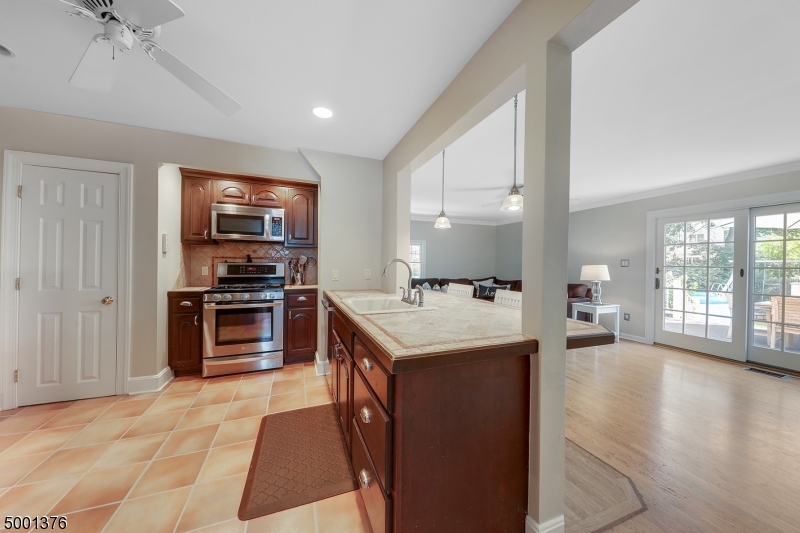 68 North Summit Avenue Chatham, NJ 07928 - Photo 10 of 23