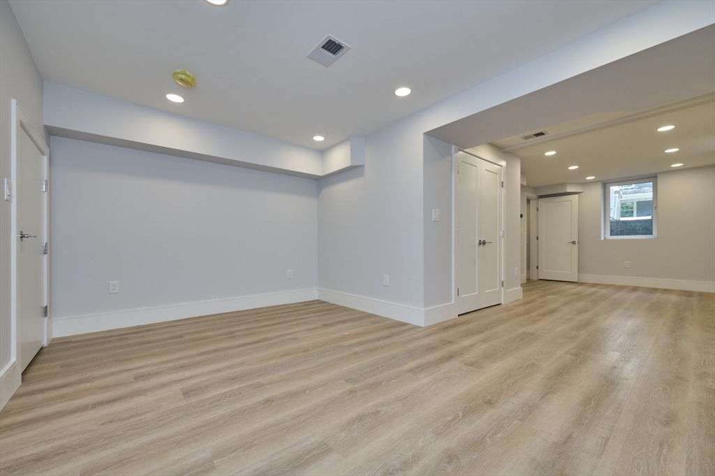 123 Fuller Street, Unit B Brookline, MA 02446 - Photo 32 of 41