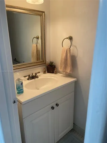 $439,000 | 562 Northwest 98th Court, Unit 562, Miami, FL 33172