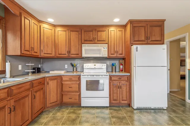 $889,000 | 201 Spruce Drive, Andover, VT 05143