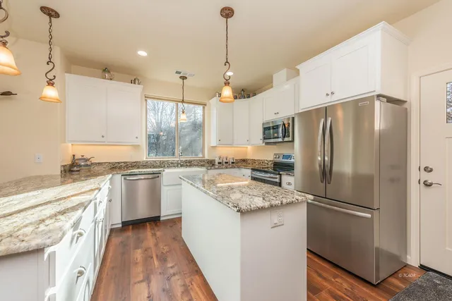 $469,000 | 220 Fairway Drive, Weaverville, CA 96093