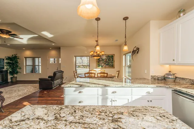 $469,000 | 220 Fairway Drive, Weaverville, CA 96093