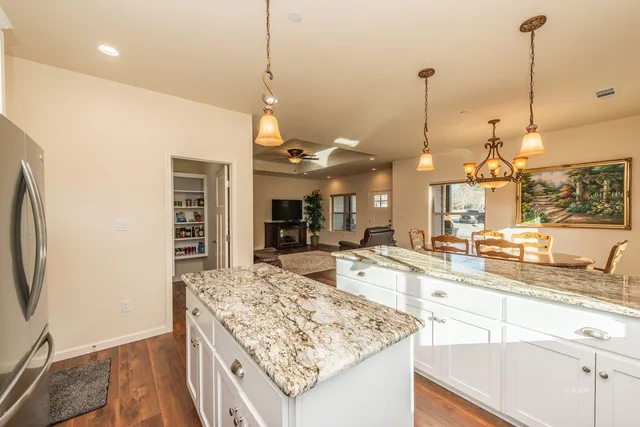 $469,000 | 220 Fairway Drive, Weaverville, CA 96093