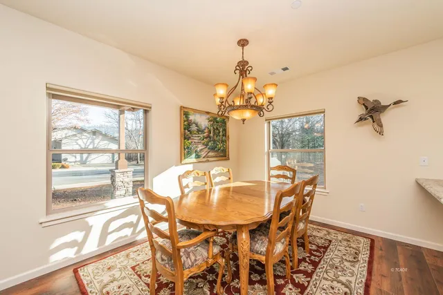 $469,000 | 220 Fairway Drive, Weaverville, CA 96093