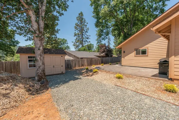 $459,000 | 220 Fairway Drive, Weaverville, CA 96093