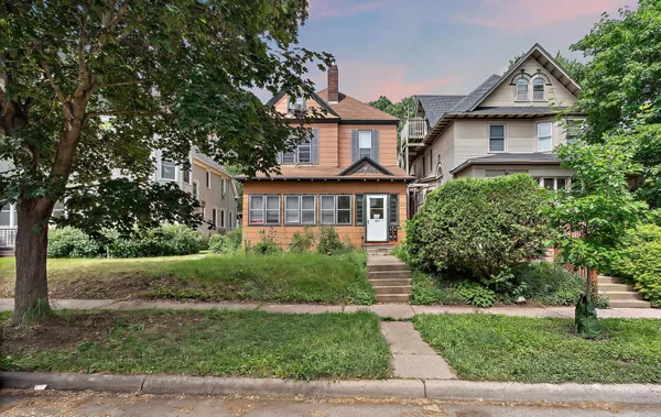 $375,000 | 437 North Wheeler Street, St. Paul, MN 55104