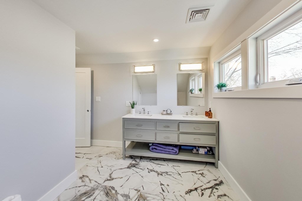 39 Appleton Street, Unit 39 Arlington, MA 02476 - Photo 18 of 31