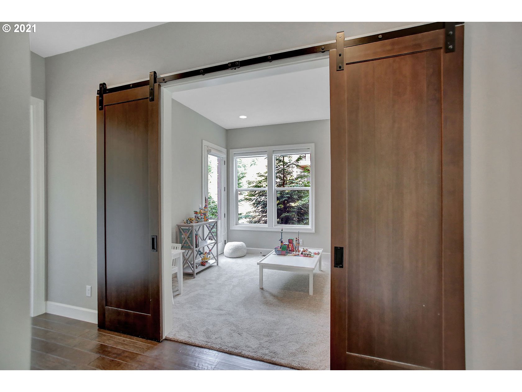 18958 Bryant Road Lake Oswego, OR 97034 - Photo 14 of 32 Gallery Image 14