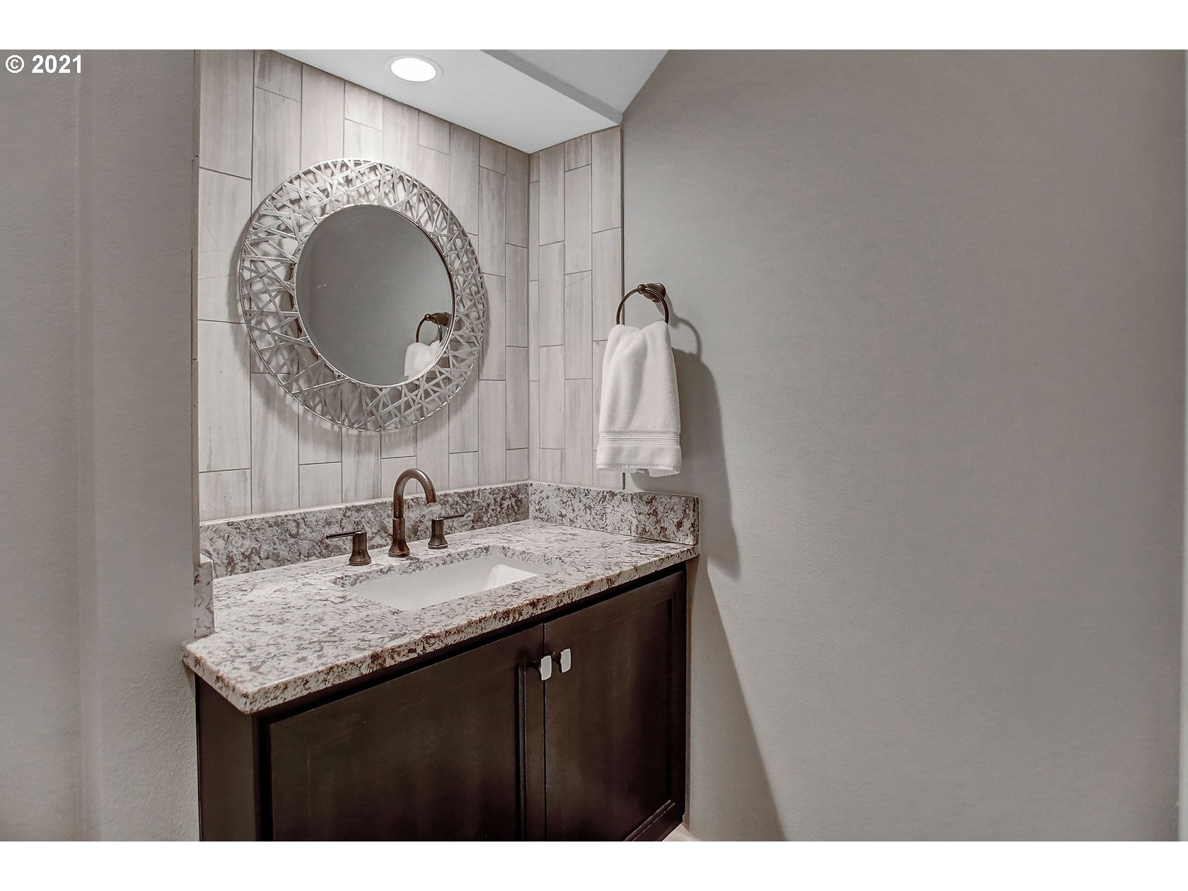 18958 Bryant Road Lake Oswego, OR 97034 - Photo 16 of 32 Gallery Image 16